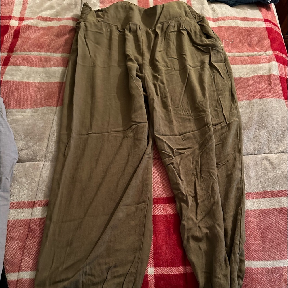 Green wide leg pants